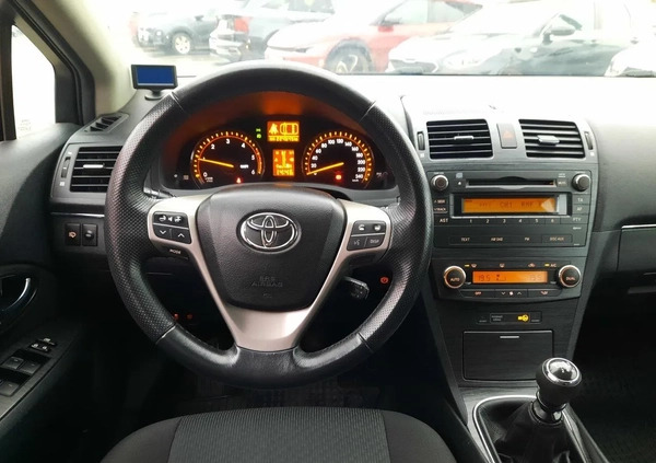 Toyota Avensis cena 27499 przebieg: 224645, rok produkcji 2010 z Ostróda małe 254